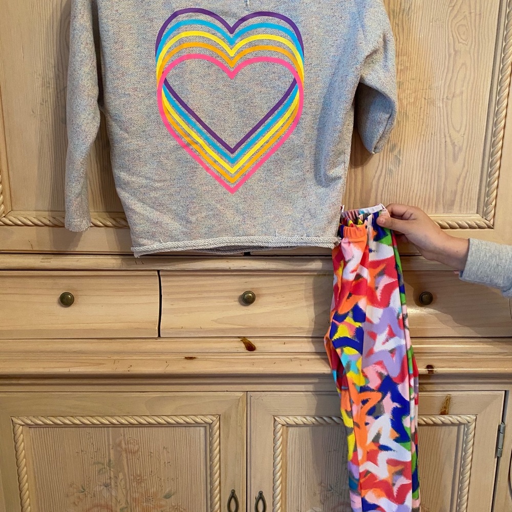 Appaman leggings and sweatshirt